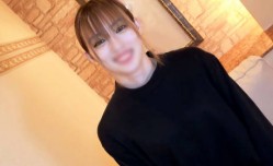 FC2PPV-4047376 最新上市！【無】顔射二連発！あの芸能人並みルックスのキレイなお顔