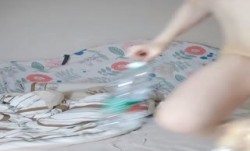 极品风骚少妇露脸伺候大哥，精jing彩的口活教学，让大哥揉奶玩逼后入抽[chou]插，浪lang叫呻吟听指挥
