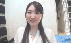 FC2PPV-3186492 最新上市！【美人巨乳デパートガール人妻に生中出し】「普段は化粧品売り場にいます