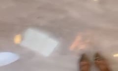 网红女神近期下海！168CM黑丝美腿！性感翘臀摇摆，半脱下丝袜假屌插[cha]穴