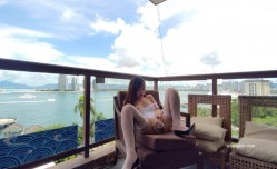 对话超淫ying荡，秀人极品外围绿茶婊女神最新上市！【艾小青】千元定制福利，护士情趣发骚道具紫薇勾引小哥哥被干