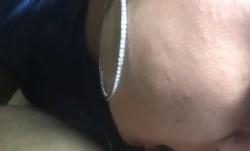 国产浓妆艳抹爱戴着肛塞骑乘口爆的熟女『妖婆』自拍售卖15V4小时YP (2)