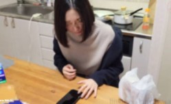 FC2PPV-4310097 最新上市！【個人】ショートヘアの勝気な美女、長期滞納中に捕まえて体を触り出した途端に支援者