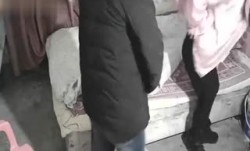 有点姿色的漂亮少妇太受欢迎了顾客络绎不绝10点多开始连续接5位年轻小伙