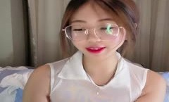 大奶子小嫩逼风骚大屁股诱惑两姐妹mei激ji情大秀，黑丝露脸情趣诱惑，互动狼友听指挥掰开逼逼看特写精jing彩不要错过