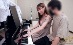 优雅气质的钢琴老师，内心竟藏着淫ying荡、饥渴的灵魂